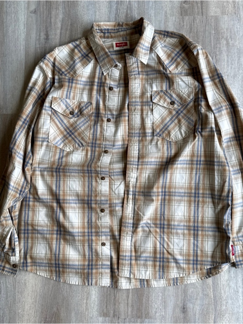 Wrangler Like New XL Men's Plaid Button-Down Shirt - Beige, Blue & Tan